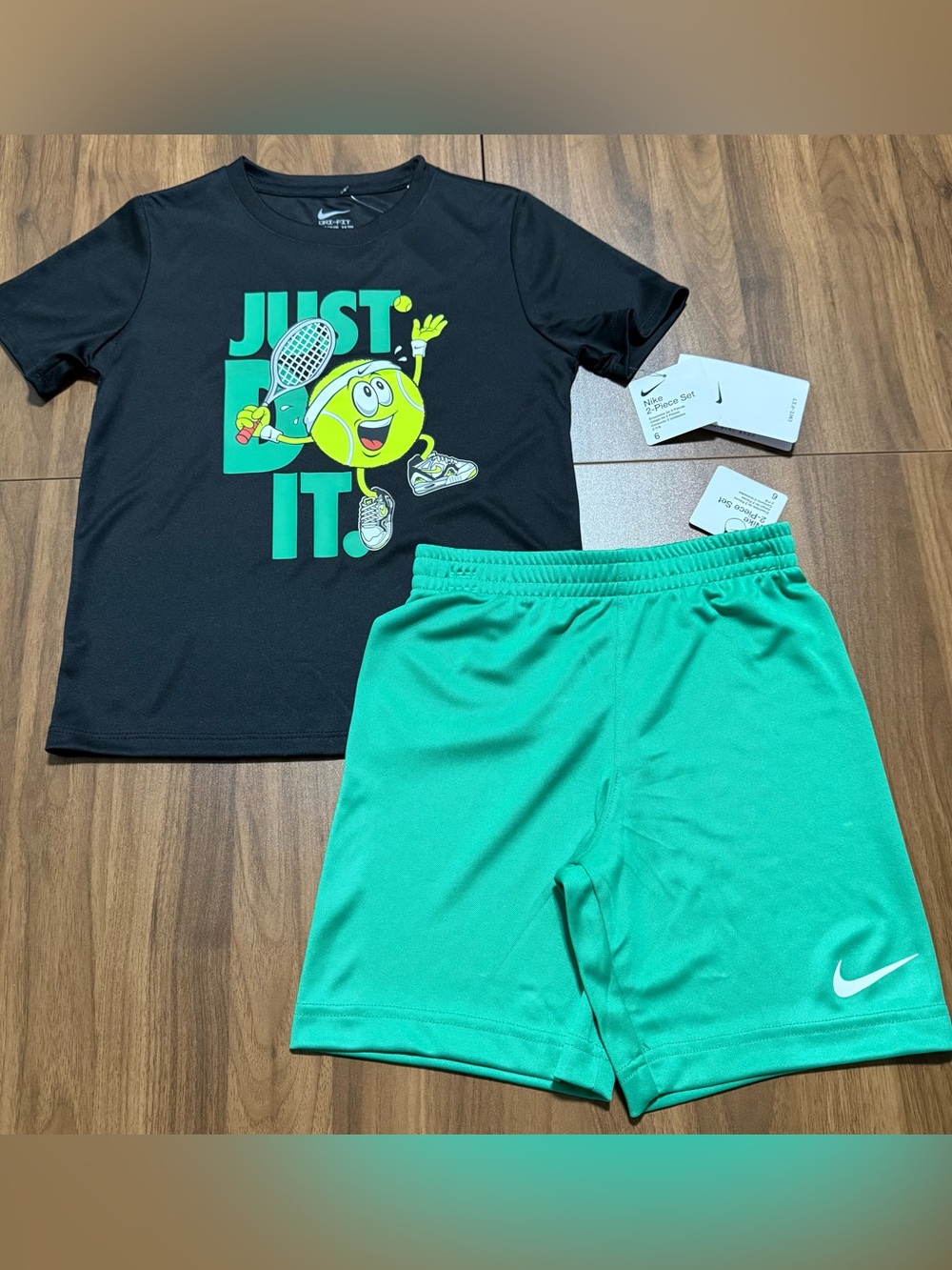 Nike Boys Outfit 2 Piece Matching Set Size 6 Shirt and Shorts